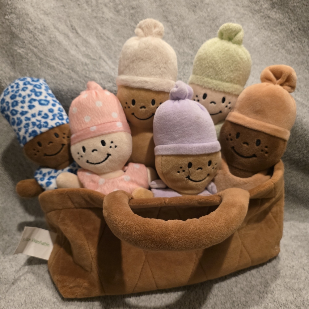 Marvel Education Company 6‎ Small Plush Baby Dolls With Basket Removable Clothes